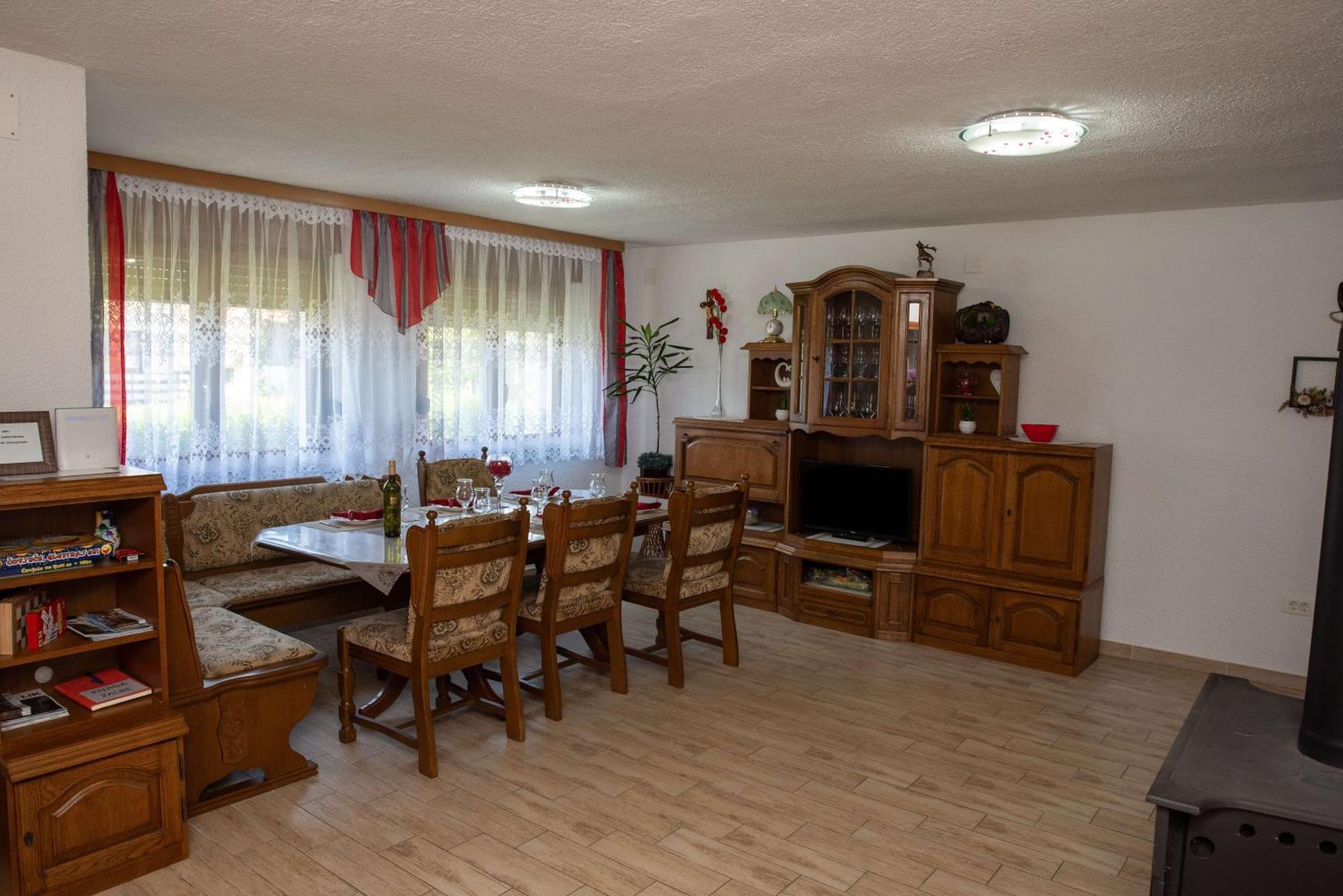 Kuca Za Odmor Boki Vila Gospić Exterior foto